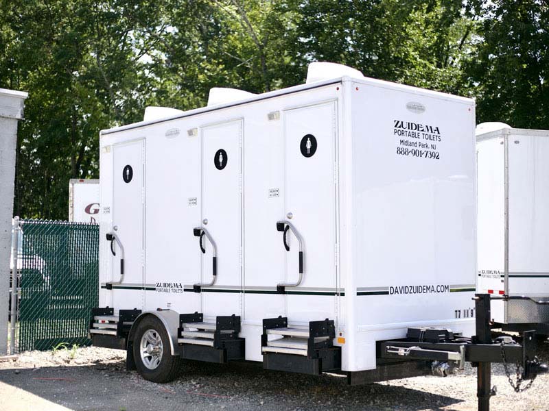 3 station restroom trailer